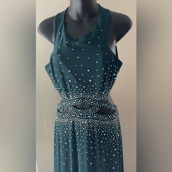 Morgan & Co Hunter Green Rhinestone Cut Out Gown Size 9/10 - Picture 2 of 15